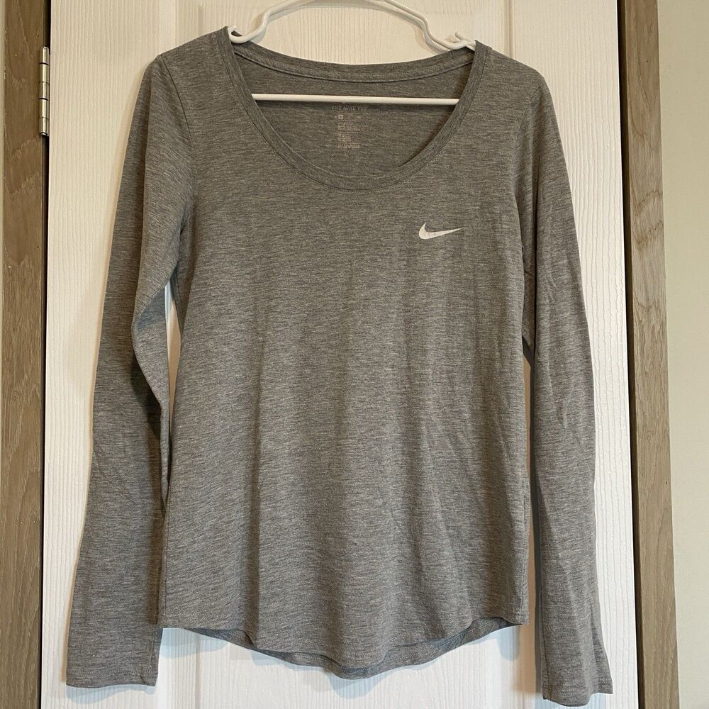 The Nike Tee long sleeve womens grey sz S athleisure casual soft